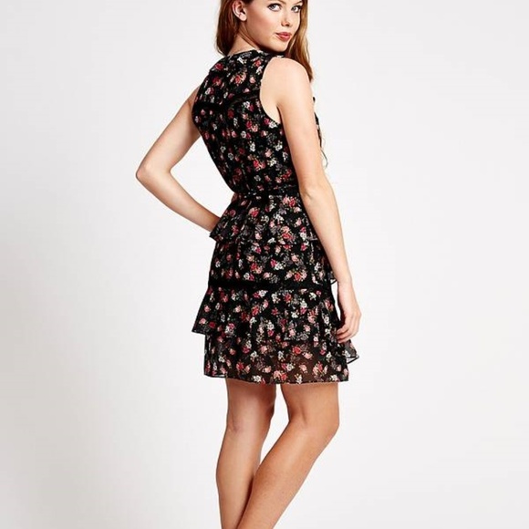 NEW GUESS Bothild Wrap Dress SZ M - Picture 2 of 5